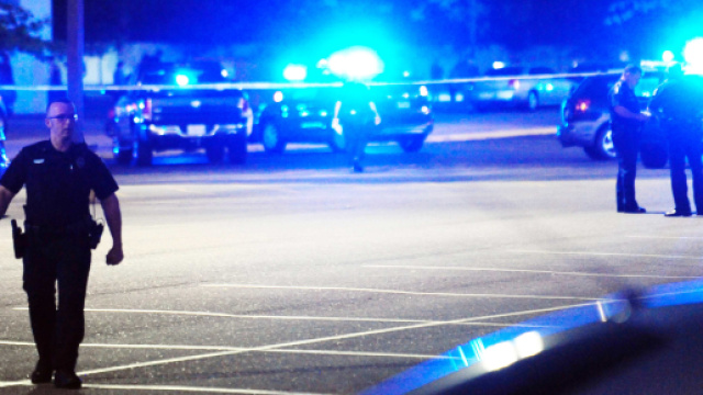 Usa, caccia all'uomo: 21enne uccide i genitori e altre tre persone