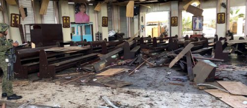 Filippine, strage alla cattedrale cristiana di Jolo: almeno 19 ... - lavocedeltrentino.it
