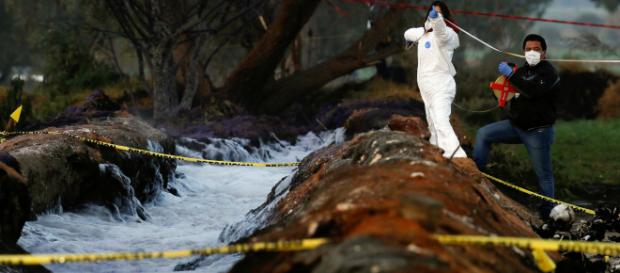 Aumenta a 114 la cifra de fallecidos por explosión en ducto de Pemex. - visorinformativo.com Aumenta a 114 la cifra de fallecidos por explosión en ducto de Pemex. - visorinformativo.com