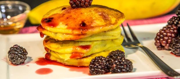Ricetta Pancake allo sciroppo d'acero. Ricetta Pancake allo sciroppo d'acero.