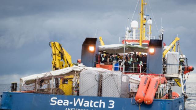 Parlamentari a bordo della Sea Watch