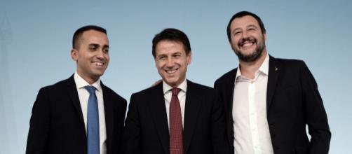 Il M5S si schiera con Salvini sul caso Diciotti