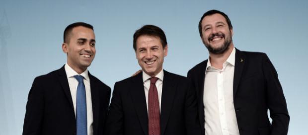 Il M5S si schiera con Salvini sul caso Diciotti Il M5S si schiera con Salvini sul caso Diciotti