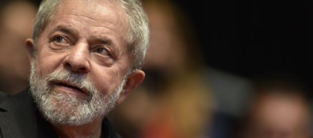 Lula pede para ir ao enterro do irmão Vavá (Reprodução) Lula pede para ir ao enterro do irmão Vavá (Reprodução)