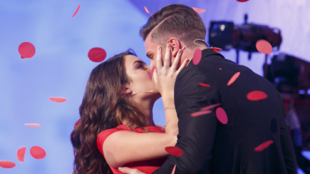 Nilufar Addati e Giordano Mazzocchi sempre più distanti: lei toglie il like ad una pagina di coppia.