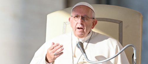 Papa Francesco: «Meglio atei che cristiani che vanno in chiesa e odiano gli altri»