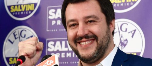 Salvini tassa il denaro degli immigrati per aiutare gli italiani a ... - lavocedeltrentino.it