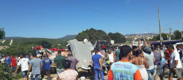 Veículos ficaram completamente destruídos (Crédito: Nilson Santos/Blog Liberdade Bom Sucesso). Veículos ficaram completamente destruídos (Crédito: Nilson Santos/Blog Liberdade Bom Sucesso).