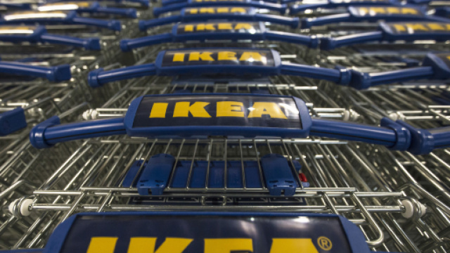 UK, bimba di 14 mesi si incastra un dito in una sedia pieghevole: rischia di perderlo