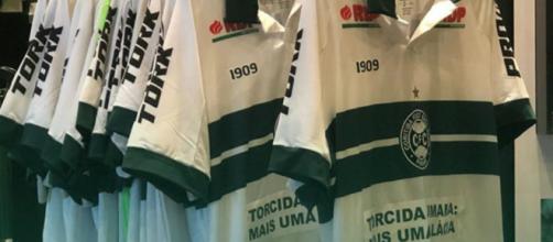Coritiba usa espaço do patrocinador para protestar contra ...