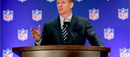 NFL Commissioner Roger Goodell finally spoke out about the missed call during the NFC Championship game. [Image Credit: Wochit Business/YouTube]