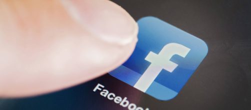 Facebook, utenti pagati 20 dollari al mese per installare un'app che gli 'spii'