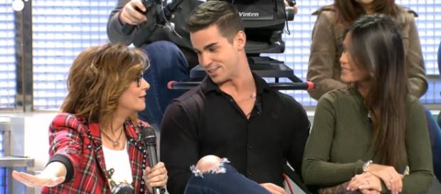 Alex y Fiama anuncian su compromiso en MYHYV (Mediaset) Alex y Fiama anuncian su compromiso en MYHYV (Mediaset)