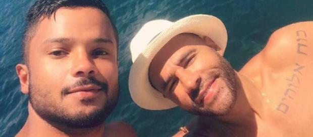 Rodrigo Sant'Anna e namorado (Reprodução/Instagram) Rodrigo Sant'Anna e namorado (Reprodução/Instagram)