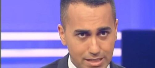 Reddito di Cittadinanza, Di Maio precisa: "Solo per gli italiani"