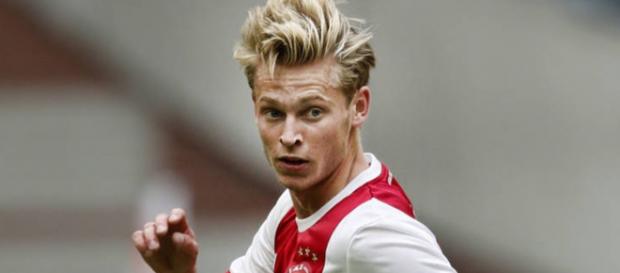 Mercato PSG : 'Une offre mirobolante' en préparation pour de Jong Mercato PSG : 'Une offre mirobolante' en préparation pour de Jong