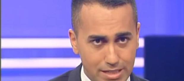 Reddito di Cittadinanza, Di Maio precisa: "Solo per gli italiani" Reddito di Cittadinanza, Di Maio precisa: "Solo per gli italiani"