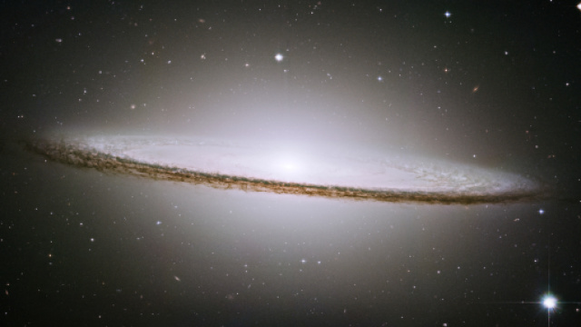 Il sistema solare potrebbe essere distrutto un giorno da una galassia vicina