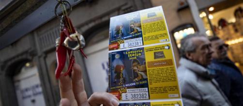 Controllo biglietti lotteria italia. Vincenti 2019 2020 on ...