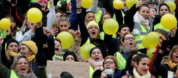 Des centaines de femmes Gilets Jaunes se sont rassemblées ce dimanche 6 janvier. Des centaines de femmes Gilets Jaunes se sont rassemblées ce dimanche 6 janvier.