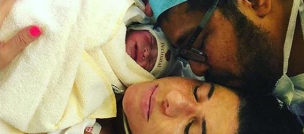 Madalena morreu com 14 dias de vida (Reprodução Instagram Déborah) Madalena morreu com 14 dias de vida (Reprodução Instagram Déborah)