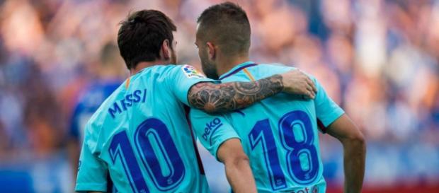Messi e Alba (Imagem via Youtube) Messi e Alba (Imagem via Youtube)