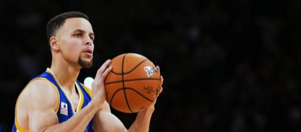 Steph Curry a sorti un gros match contre Sacramento Steph Curry a sorti un gros match contre Sacramento