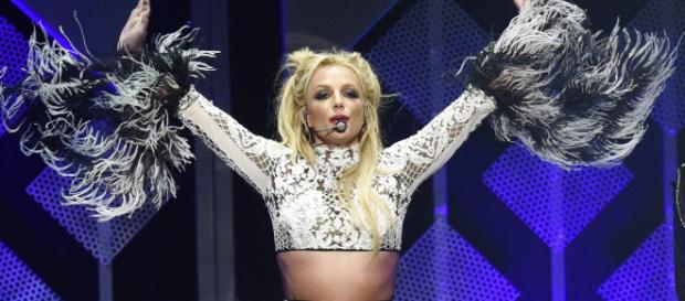 Britney Spears se retira de la música de manera indefinida Britney Spears se retira de la música de manera indefinida