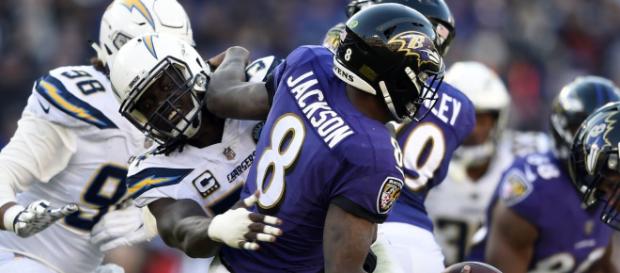 Los Chargers mantuvieron seca a la ofensiva de los Ravens por casi todo el partido www.flipboard.com Los Chargers mantuvieron seca a la ofensiva de los Ravens por casi todo el partido www.flipboard.com