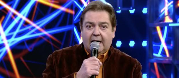 Na Globo, Fausto Silva critica governo e os internautas acham ser Bolsonaro (crédito: TV Foco) Na Globo, Fausto Silva critica governo e os internautas acham ser Bolsonaro (crédito: TV Foco)