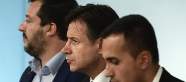 Pensioni: quota 100 con assegno ridotto di un terzo, am possibilità di uscire già a 59 anni. Pensioni: quota 100 con assegno ridotto di un terzo, am possibilità di uscire già a 59 anni.