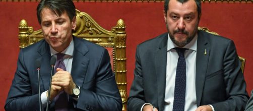 Conte pronto ad accogliere i migranti ma Salvini frena