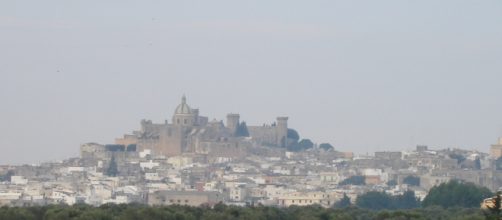 Oria, anziana si addormenta vicino al caminetto e muore carbonizzata