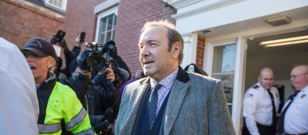 Kevin Spacey, inculpé d'agression sexuelle, a été placé en liberté conditionnelle. Kevin Spacey, inculpé d'agression sexuelle, a été placé en liberté conditionnelle.