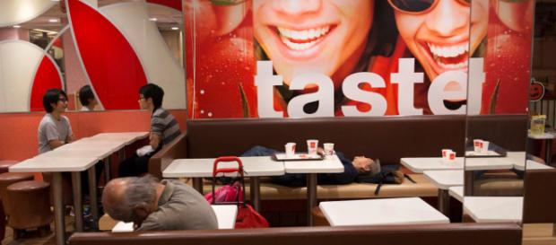 les refugiés dans les restaurants McDonald's les refugiés dans les restaurants McDonald's