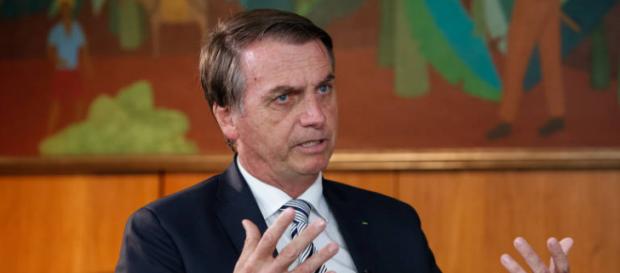 Presidente conta com projeto para atacar domínio da Rede Globo. (Fonte: Folha de São Paulo) Presidente conta com projeto para atacar domínio da Rede Globo. (Fonte: Folha de São Paulo)