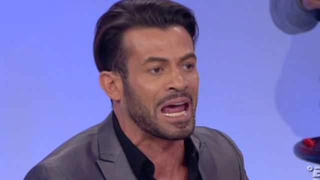 Gianni Sperti polemiche sui social