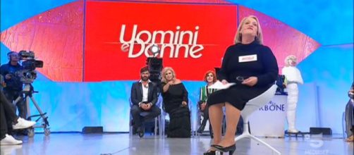 Anticipazioni Uomini e Donne trono over: Angela lascia - gossipblog.it