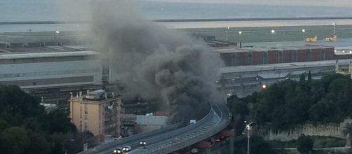 Incendio a Genova: muore un uomo, probabilmente un senzatetto