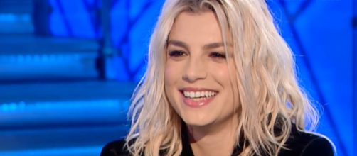 Emma Marrone scherza sul suo essere single: 'Il principe si è perso per strada'