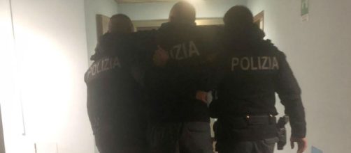 Guerriglia a Roma, bombe carta ultrà Lazio contro agenti - momentoitalia.it