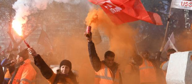 Casi 700 trabajadores de Asturias y A Coruña podrían perder su empleo Casi 700 trabajadores de Asturias y A Coruña podrían perder su empleo