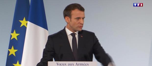 Emmanuel Macron présentera tout de même ses vœux aux armées. Emmanuel Macron présentera tout de même ses vœux aux armées.