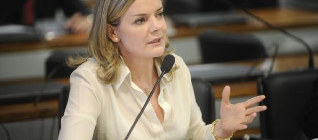 Gleisi Hoffmann defende o governo de Maduro em nota e vai à posse na Venezuela Gleisi Hoffmann defende o governo de Maduro em nota e vai à posse na Venezuela