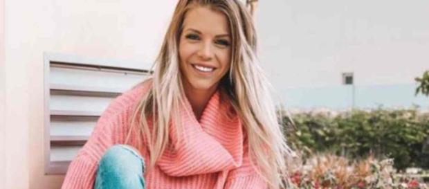 Jessica Thivenin en vacances et sans maquillage, les fans ne la reconnaissent pas. Jessica Thivenin en vacances et sans maquillage, les fans ne la reconnaissent pas.