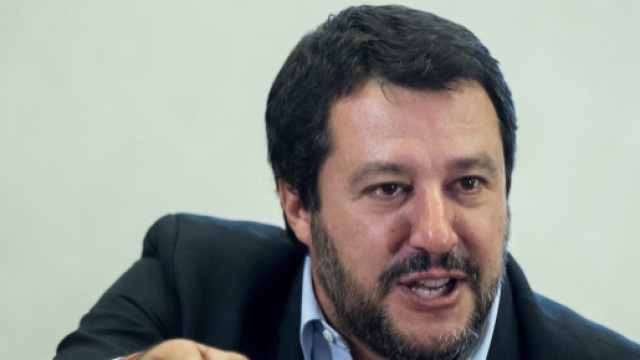 Pensioni, ministro Salvini lancia ultimatum al M5S: 'Più soldi ai disabili o non votiamo il reddito di cittadinanza' - fanpage.it