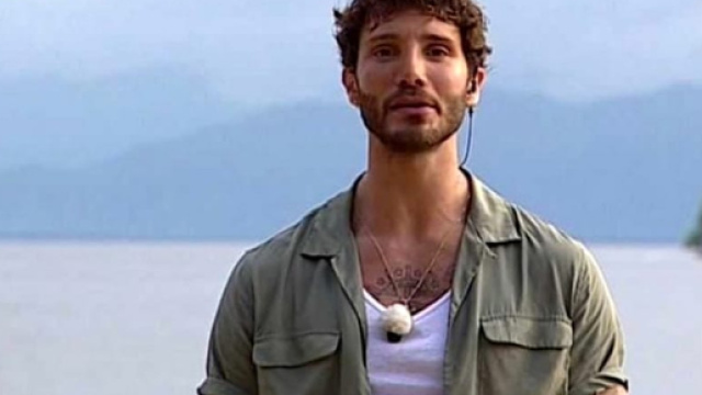 Stefano De Martino si è rifatto