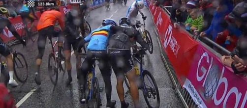 Evenepoel rincuora Gilbert dopo la caduta ai Mondiali di ciclismo