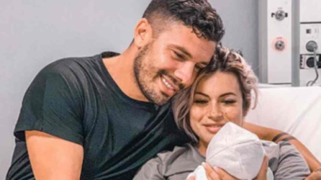 Carla Moreau maman : elle a accouché cette nuit d'une petite Ruby.