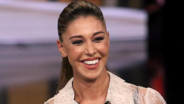 Mattino 5, Belen apre al rinnovo delle promesse: 'Se ci sarà la proposta, sposerò Stefano'.